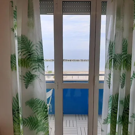 Appartamento Fronte Mare 23 *