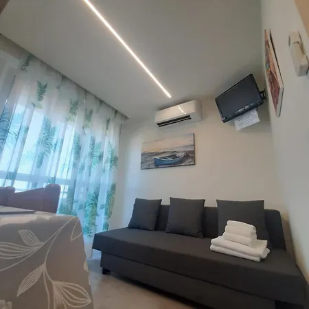 Fronte Mare 23 Чивитанова-Марке